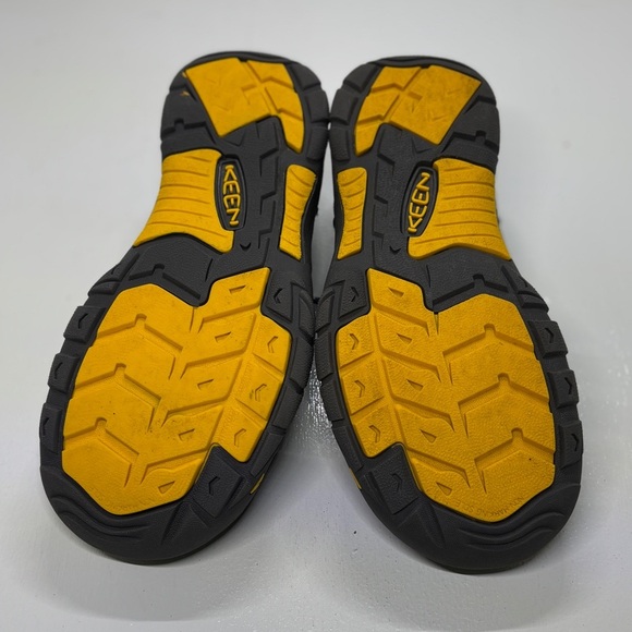 Kids Keen Navy/Black/yellow Water Shoes size 4 - Picture 6 of 7